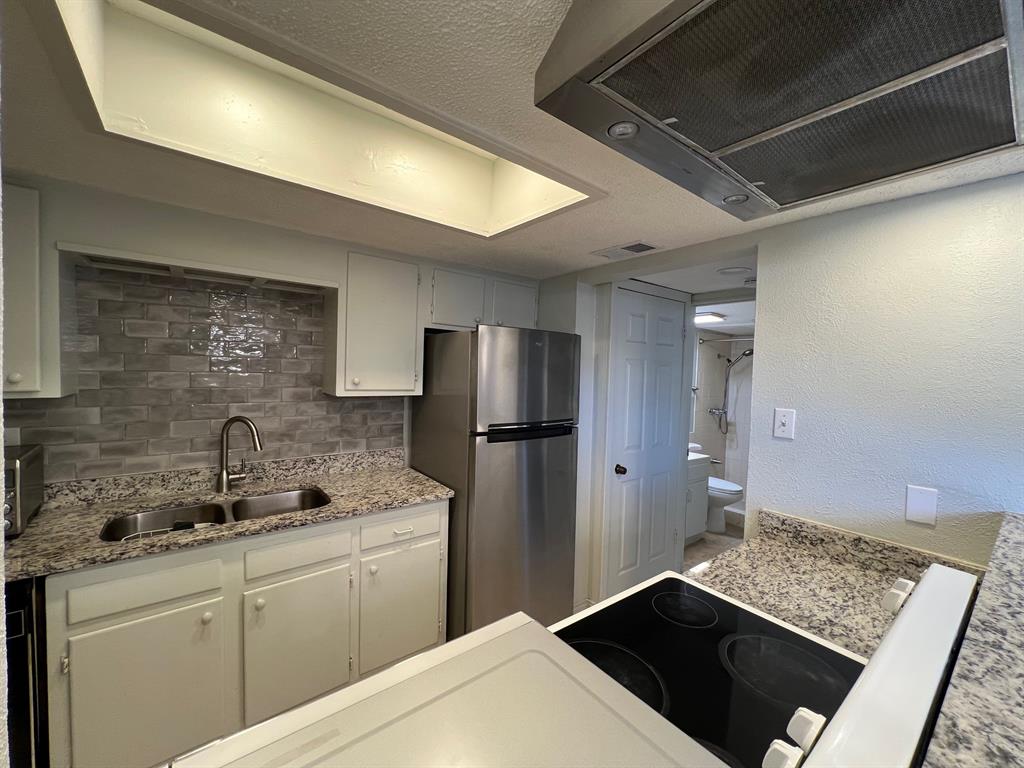 5933 Harvest Hill Road, Unit 1095 Dallas, TX 75230 - Photo 6 of 13
