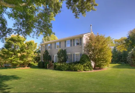 Undisclosed Address, Southampton, NY 11968