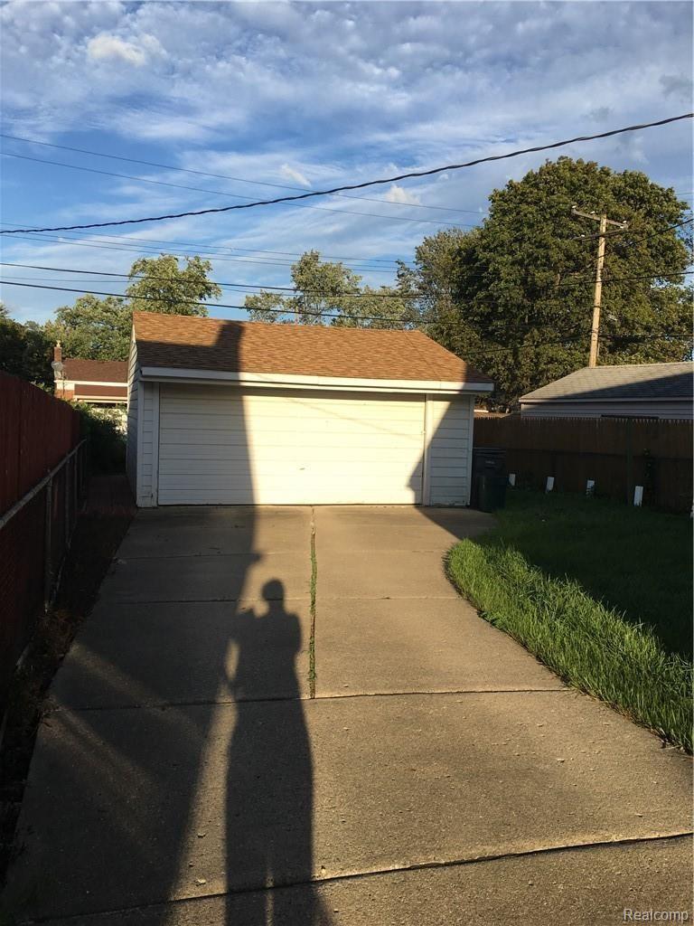 237 Amherst Street Inkster, MI 48141 - Photo 3 of 7 981A0E7A-C557-4362-8264-656BE8994318.jpeg