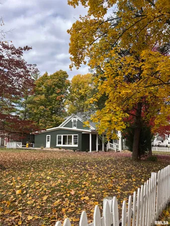 $367,900 | 302 South Darst Street, Eureka, IL 61530