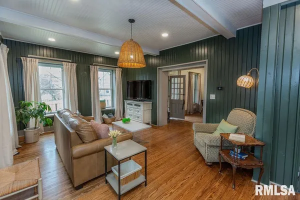 $367,900 | 302 South Darst Street, Eureka, IL 61530