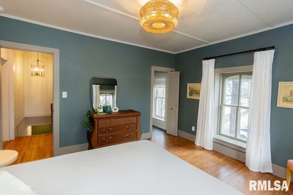 $367,900 | 302 South Darst Street, Eureka, IL 61530