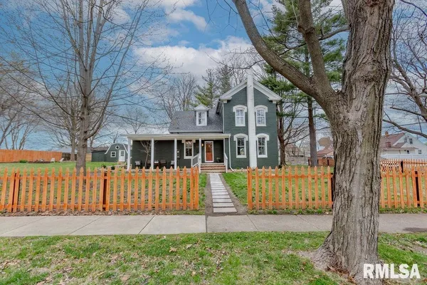 $359,900 | 302 South Darst Street, Eureka, IL 61530