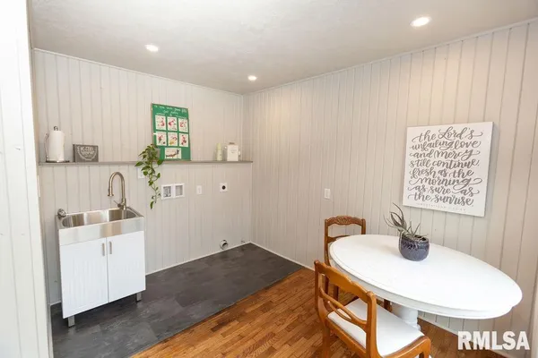 $367,900 | 302 South Darst Street, Eureka, IL 61530