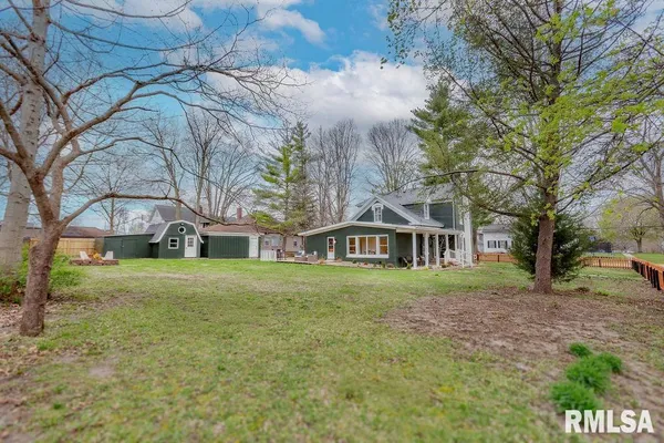 $367,900 | 302 South Darst Street, Eureka, IL 61530