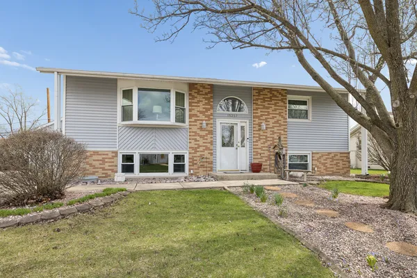 $335,000 | 15257 Rob Roy Drive, Oak Forest, IL 60452