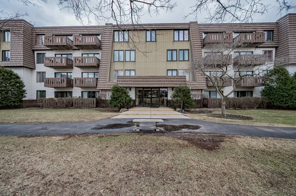 $240,000 | 12900 West Heiden Circle, Unit 4204, Lake Bluff, IL 60044
