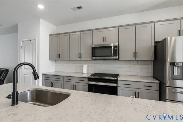 $469,500 | 13756 Village View Drive, Midlothian, VA 23114