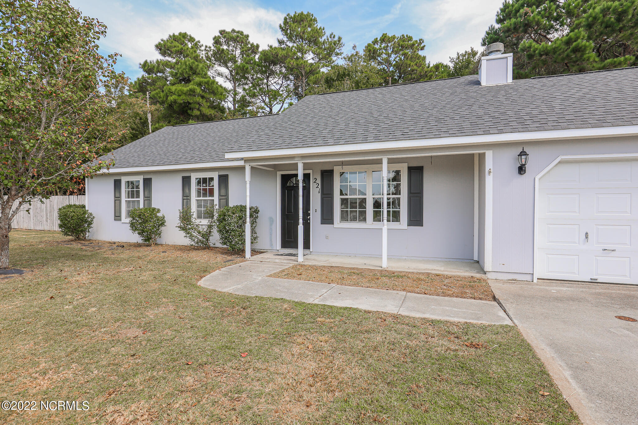 221 Parnell Road Hubert, NC 28539 - Photo 2 of 37 221 Parnell-05