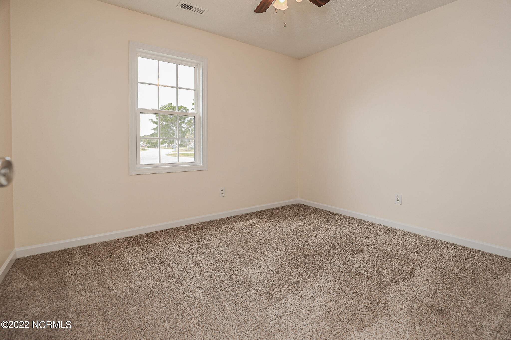 221 Parnell Road Hubert, NC 28539 - Photo 33 of 37 221 Parnell-29