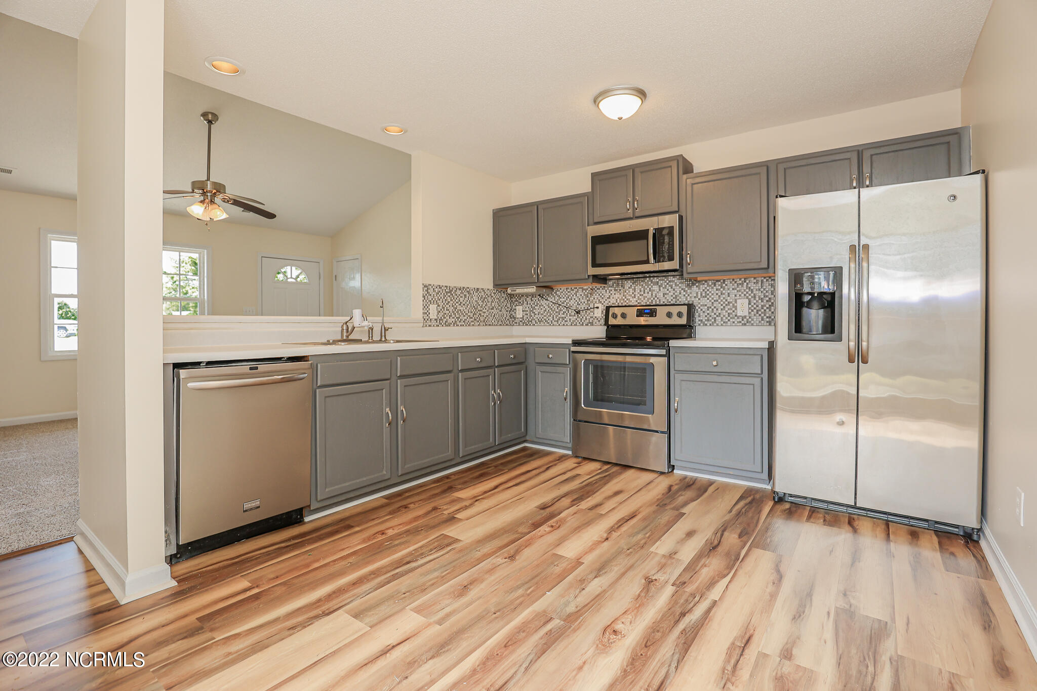 221 Parnell Road Hubert, NC 28539 - Photo 5 of 37 221 Parnell-16