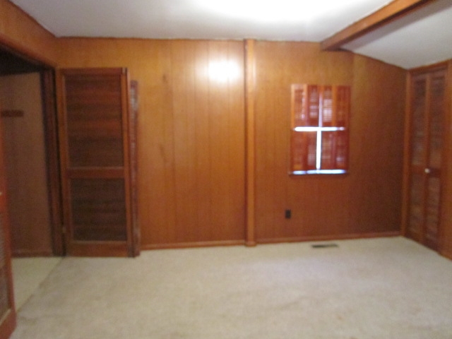609 Jefferson Street Rochester, IN 46975 - Photo 5 of 19