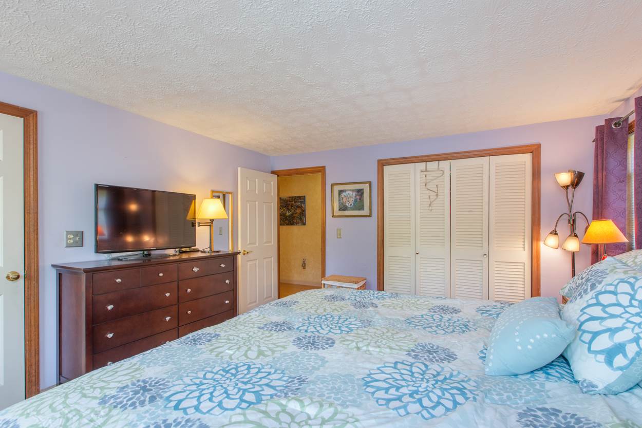 7 Corduroy Road, Unit 4 Amherst, NH 03031 - Photo 15 of 33