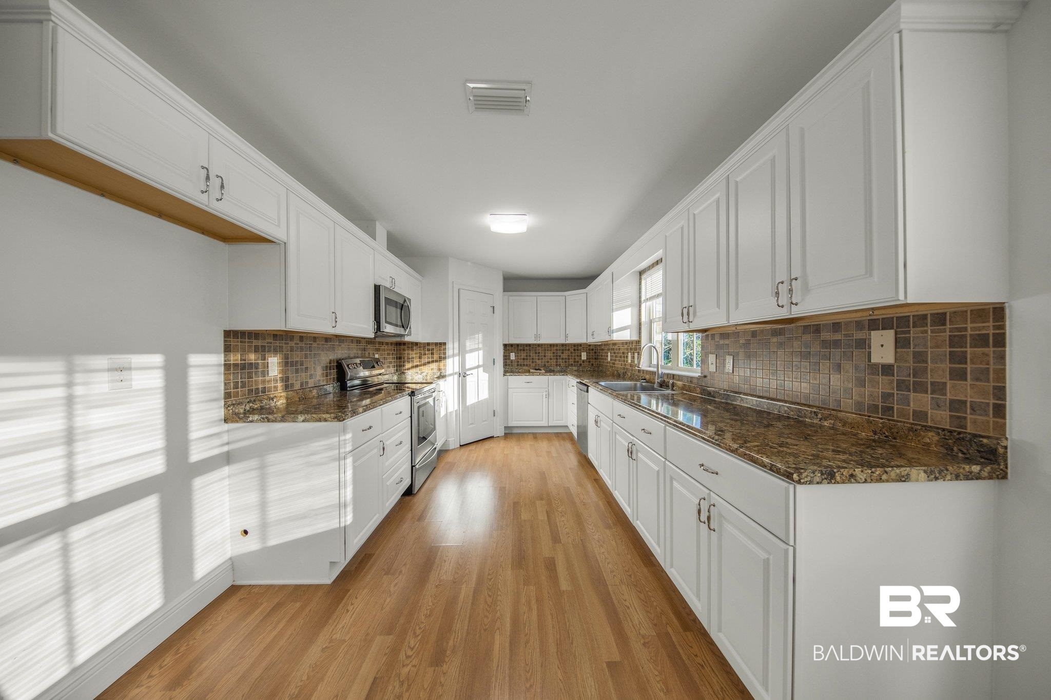 316 Pecan Ridge Boulevard Fairhope, AL 36532 - Photo 13 of 38 Kitchen
