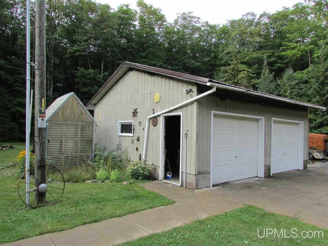 E10335 Carmody Road Munising, MI 49862 - Photo 8 of 36 Gallery Image 8