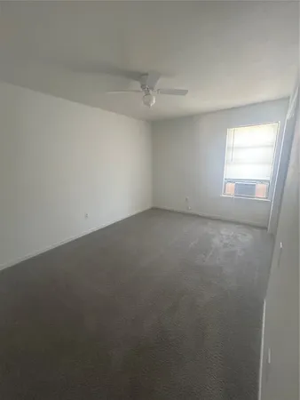 $920 | 1105 Westwood Lane, Unit 11D, Giddings, TX 78942