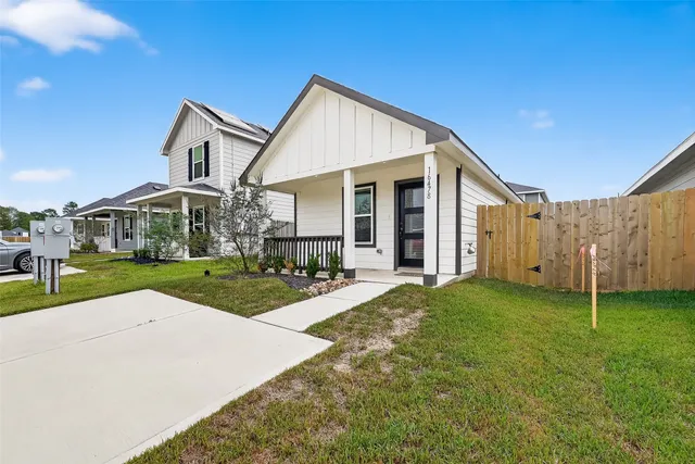 an empty room with window