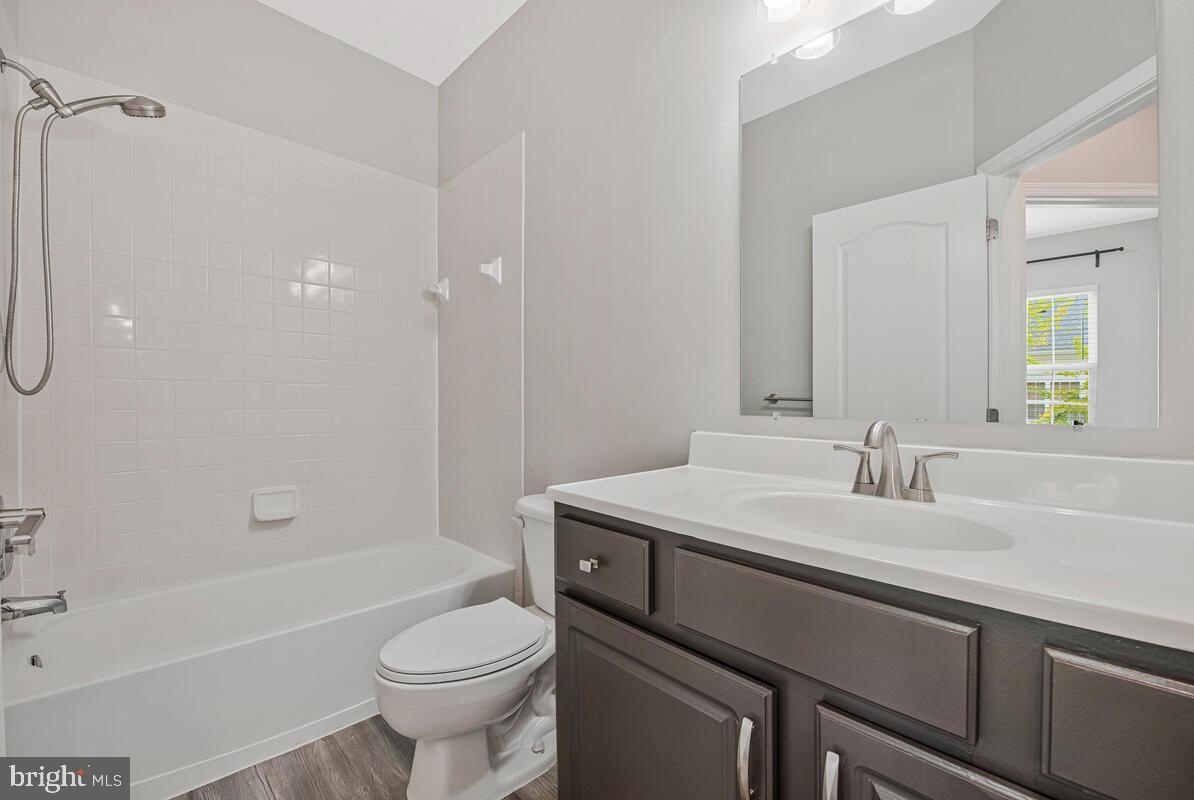 5412 Lanier Avenue Camp Springs, MD 20746 - Photo 27 of 38 Upstairs Hall Bath