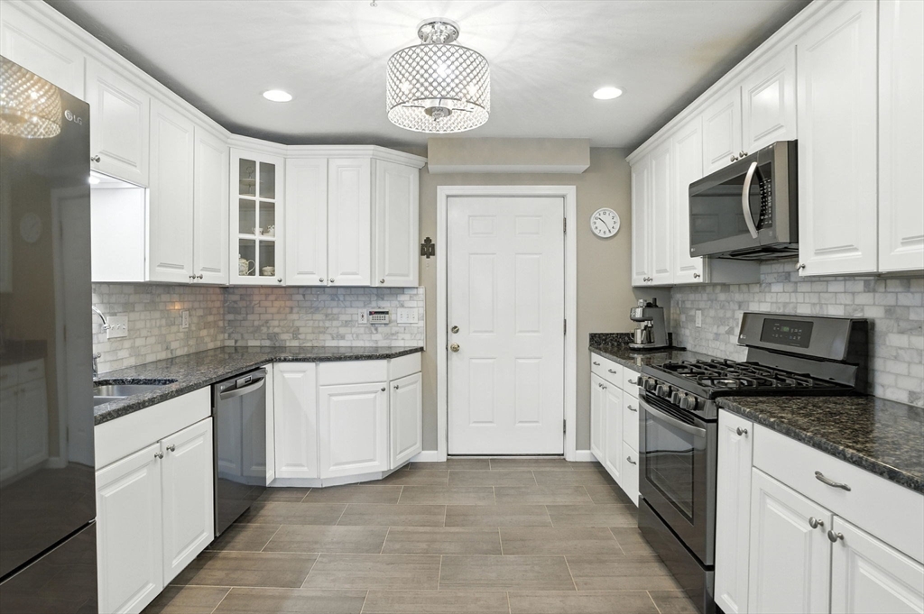 27 Solomon Pond Road, Unit A Northborough, MA 01532 - Photo 11 of 36