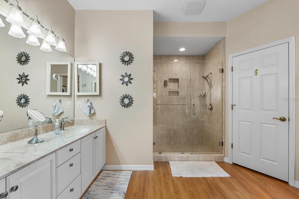 1229 Palm View Road Sarasota, FL 34240 - Photo 26 of 64