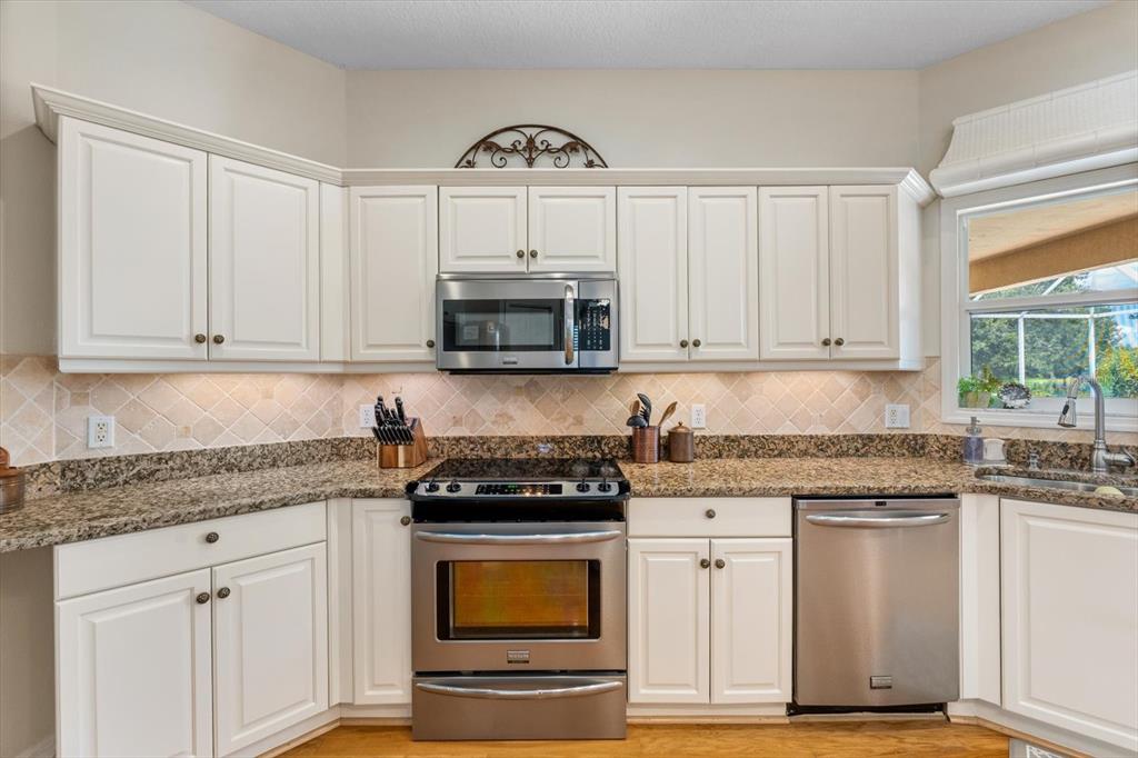 1229 Palm View Road Sarasota, FL 34240 - Photo 30 of 64