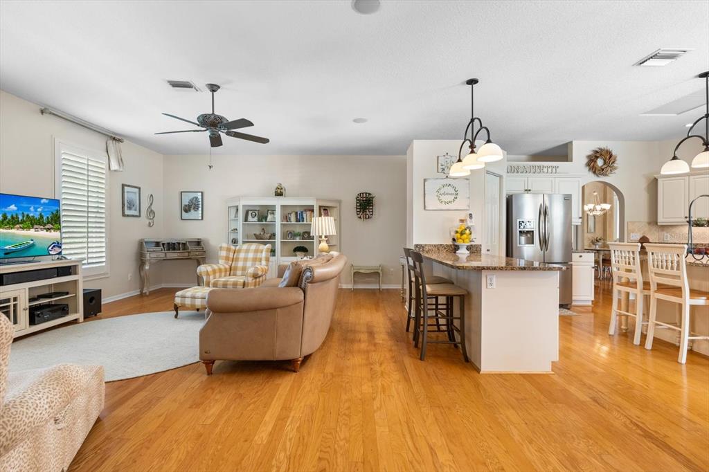 1229 Palm View Road Sarasota, FL 34240 - Photo 32 of 64