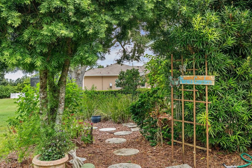 1229 Palm View Road Sarasota, FL 34240 - Photo 49 of 64