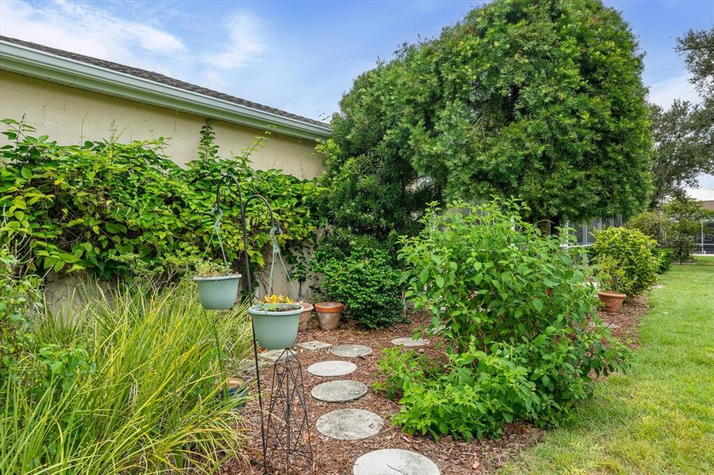 1229 Palm View Road Sarasota, FL 34240 - Photo 50 of 64