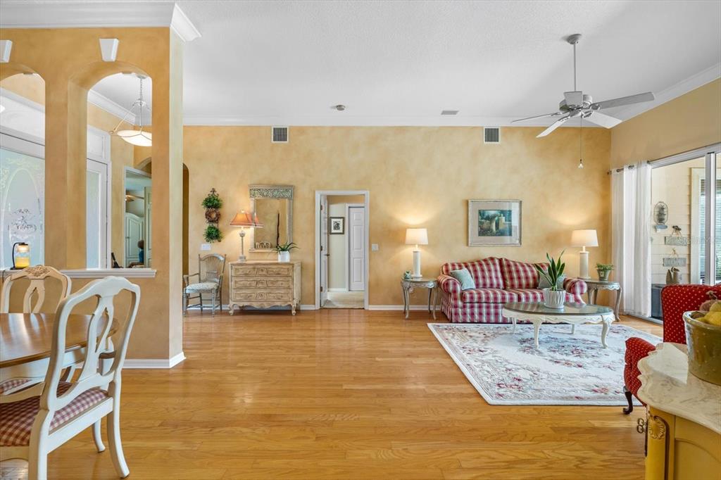 1229 Palm View Road Sarasota, FL 34240 - Photo 9 of 64