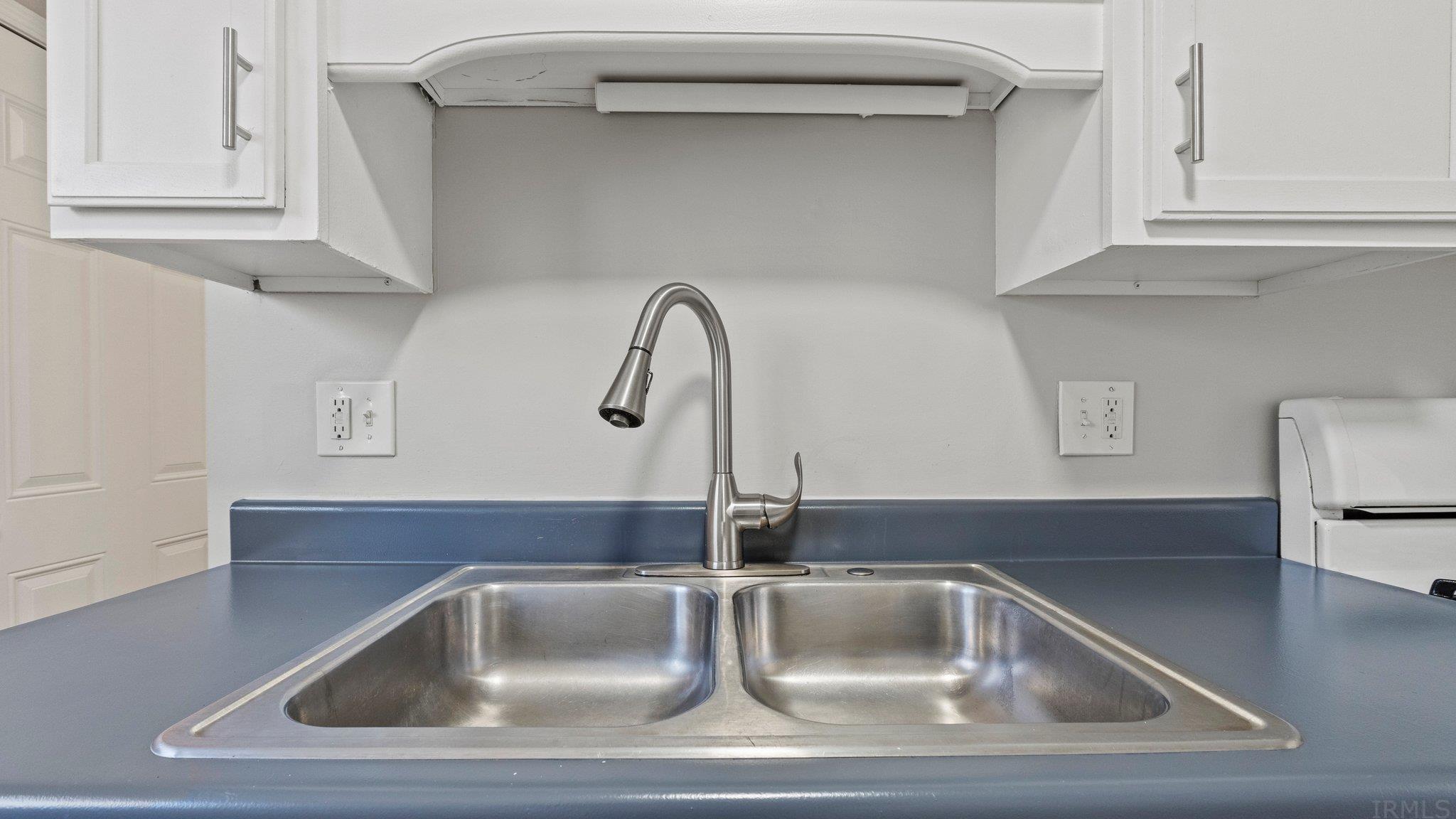 4310 Reed Street Fort Wayne, IN 46806 - Photo 10 of 27