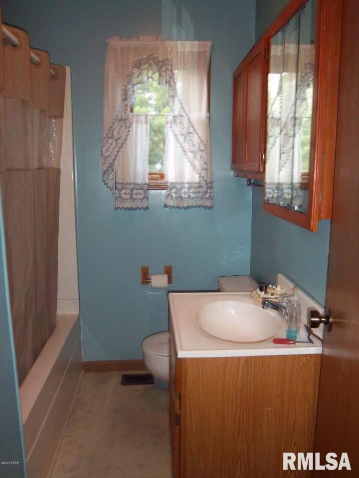 155 Jones Road Harrisburg, IL 62946 - Photo 5 of 16 Gallery Image 5