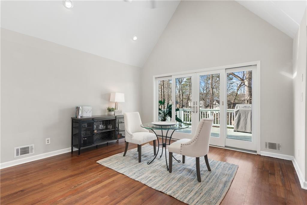 413 Sassafras Road Roswell, GA 30076 - Photo 14 of 67