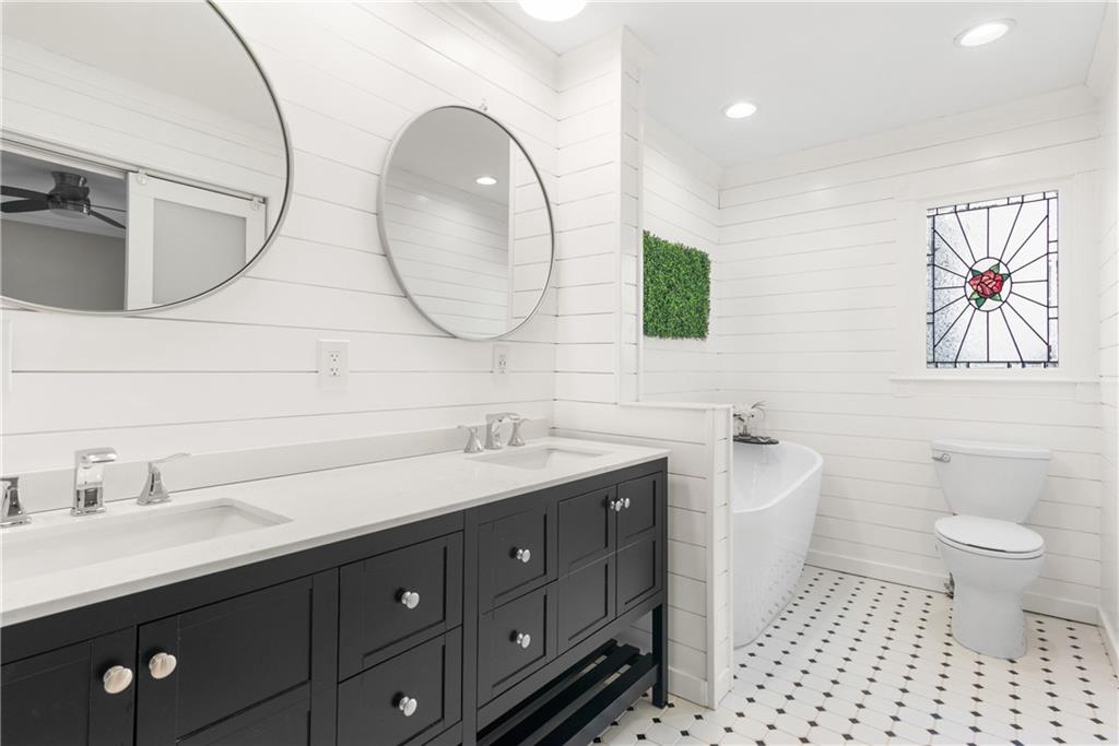 413 Sassafras Road Roswell, GA 30076 - Photo 8 of 67