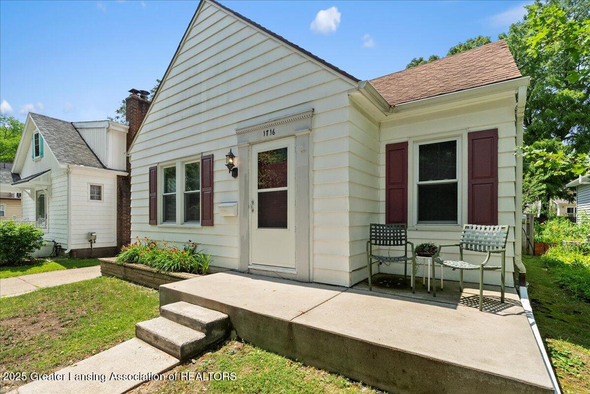 1716 South Rundle Avenue Lansing, MI 48910 - Photo 7 of 36 07-Media Jett - 20