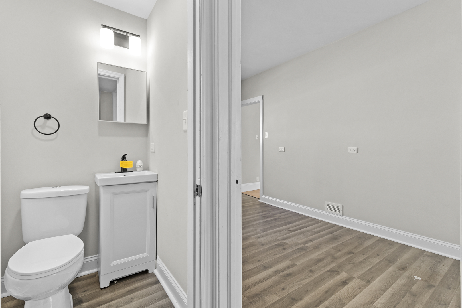 727 Selborne Road Riverside, IL 60546 - Photo 13 of 15 a bathroom with a toilet and a sink