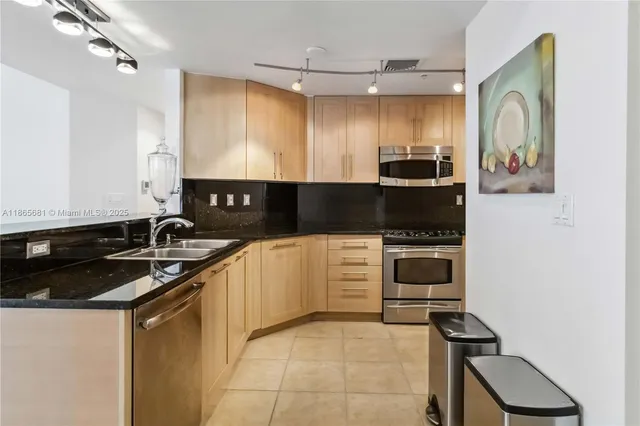 $529,000 | 511 Southeast 5th Avenue, Unit 1214, Fort Lauderdale, FL 33301