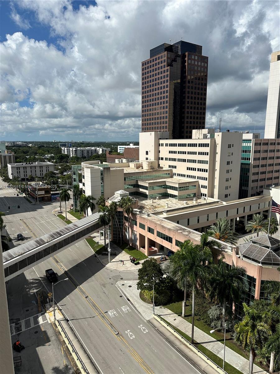 511 Southeast 5th Avenue, Unit 1214 Fort Lauderdale, FL 33301 - Photo 2 of 49 Balcony View 2