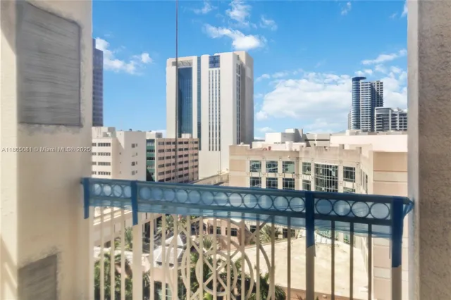 $529,000 | 511 Southeast 5th Avenue, Unit 1214, Fort Lauderdale, FL 33301