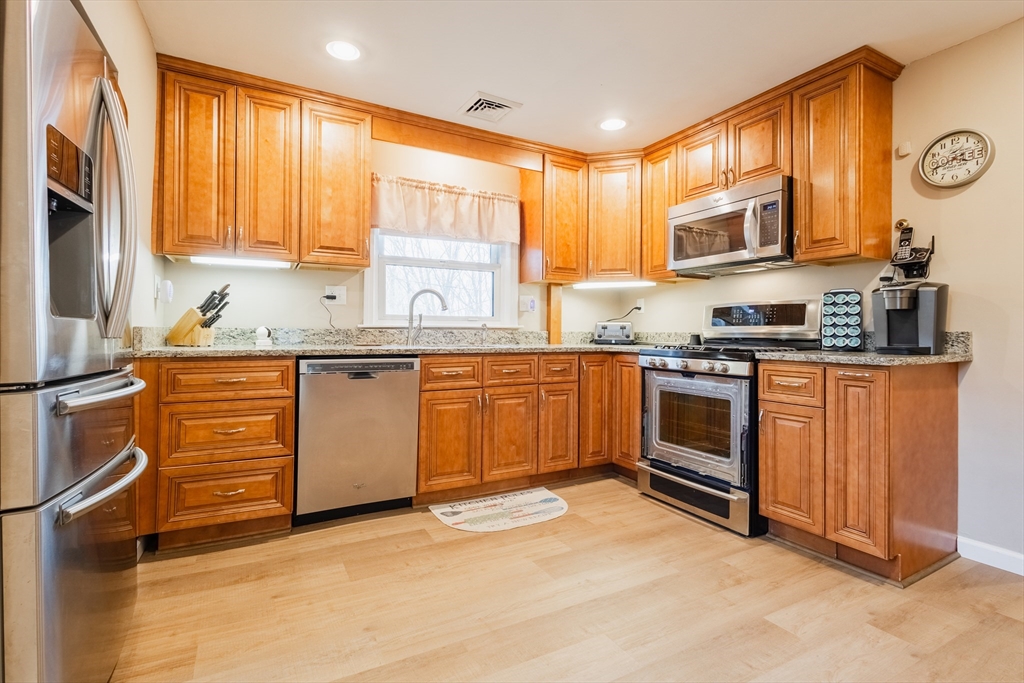 25 Randolph Road Worcester, MA 01606 - Photo 4 of 33 Gallery Image 4