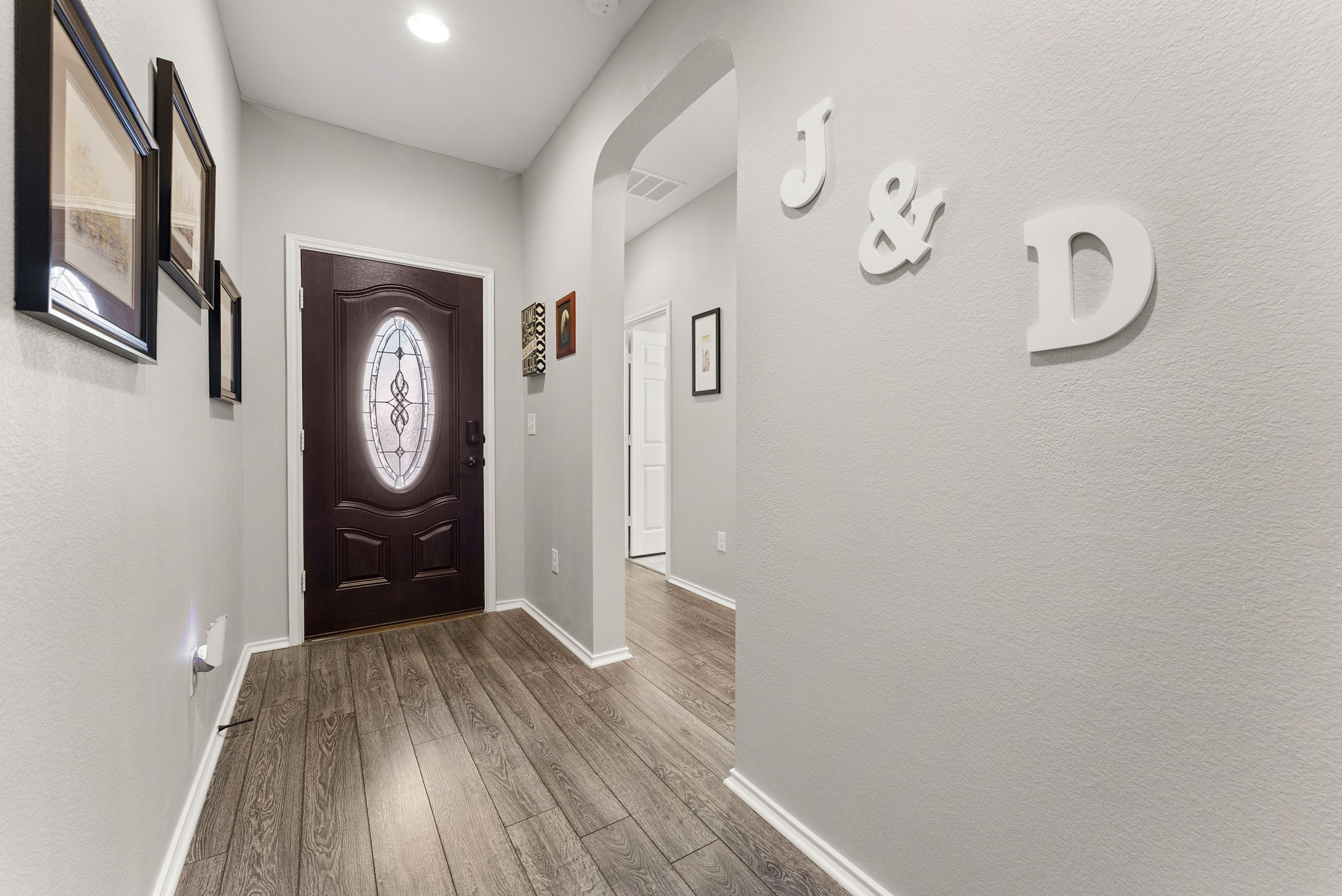 11209 Kildoon Drive Austin, TX 78754 - Photo 13 of 37 Entry Hallway