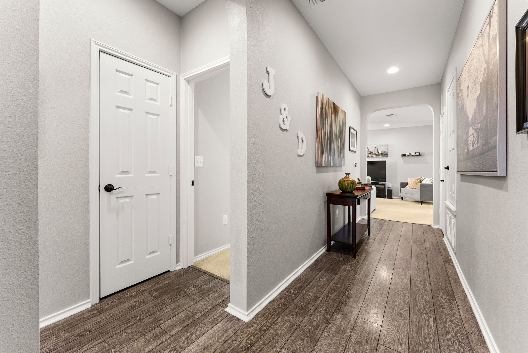 11209 Kildoon Drive Austin, TX 78754 - Photo 14 of 37 Entry Hallway