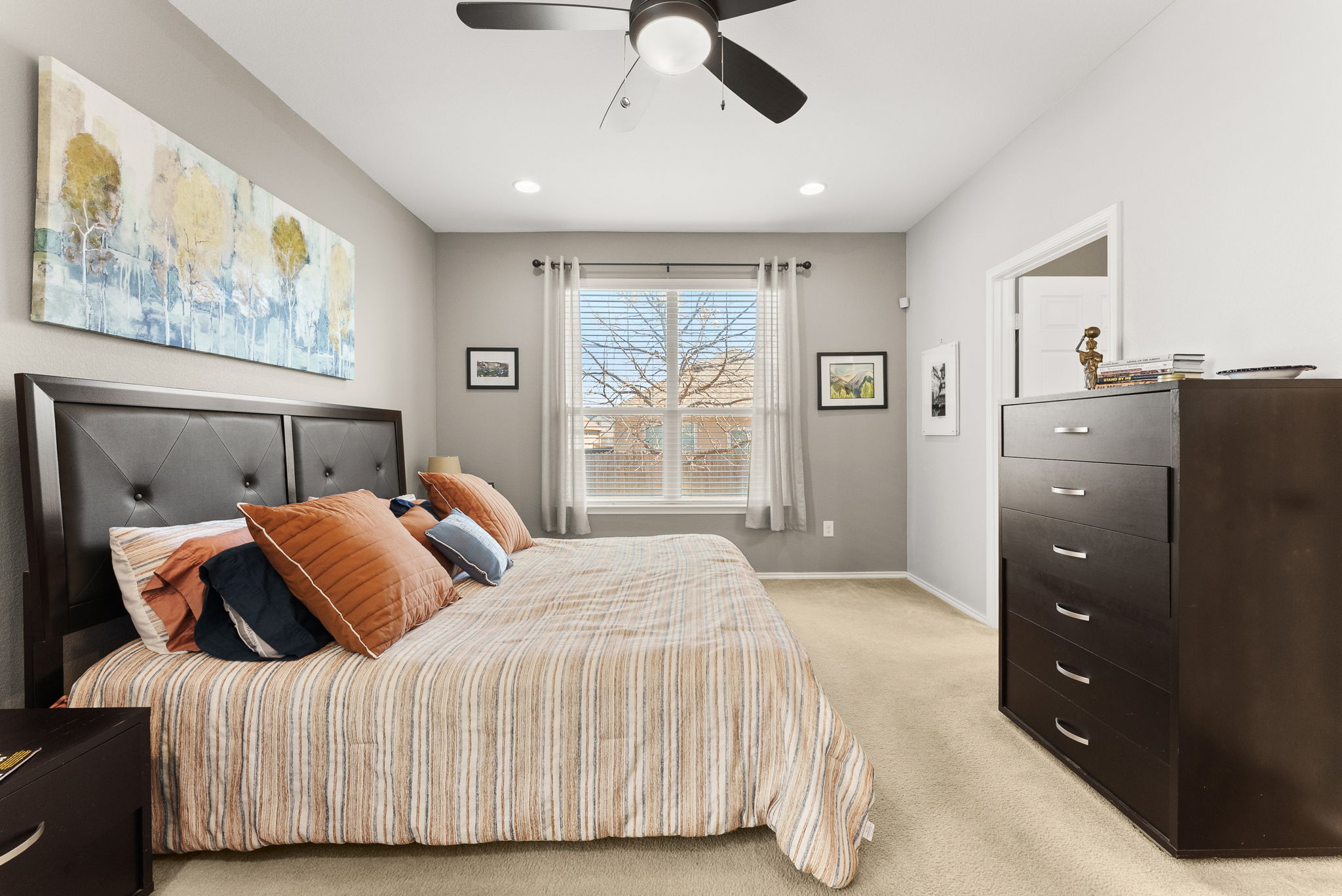 11209 Kildoon Drive Austin, TX 78754 - Photo 21 of 37 Primary bedroom suite