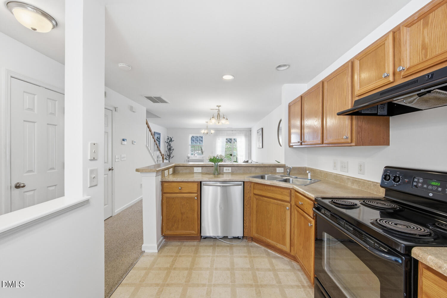 7719 Averette Field Drive Raleigh, NC 27616 - Photo 3 of 22 Kitchen