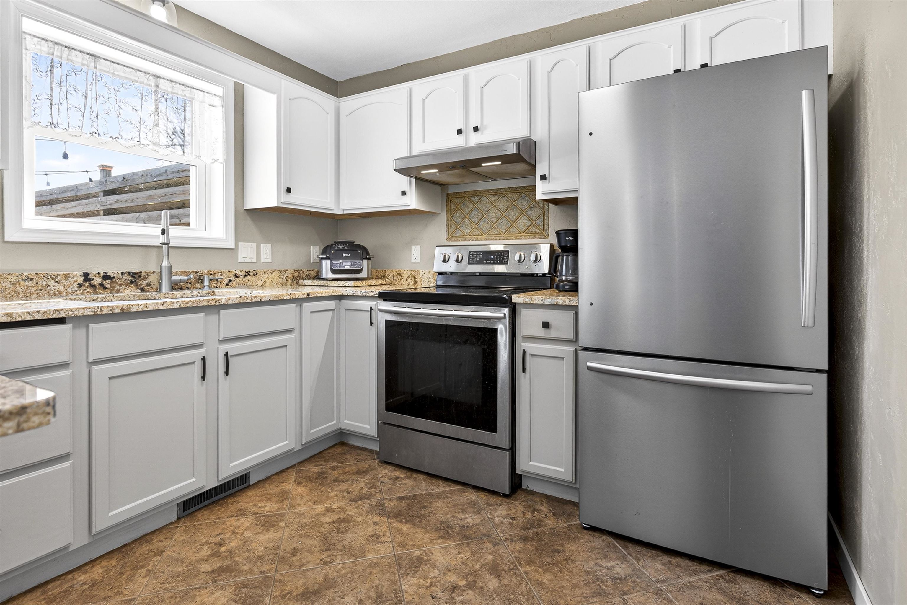 N9598 Chadbury Lane Appleton, WI 54915 - Photo 11 of 46