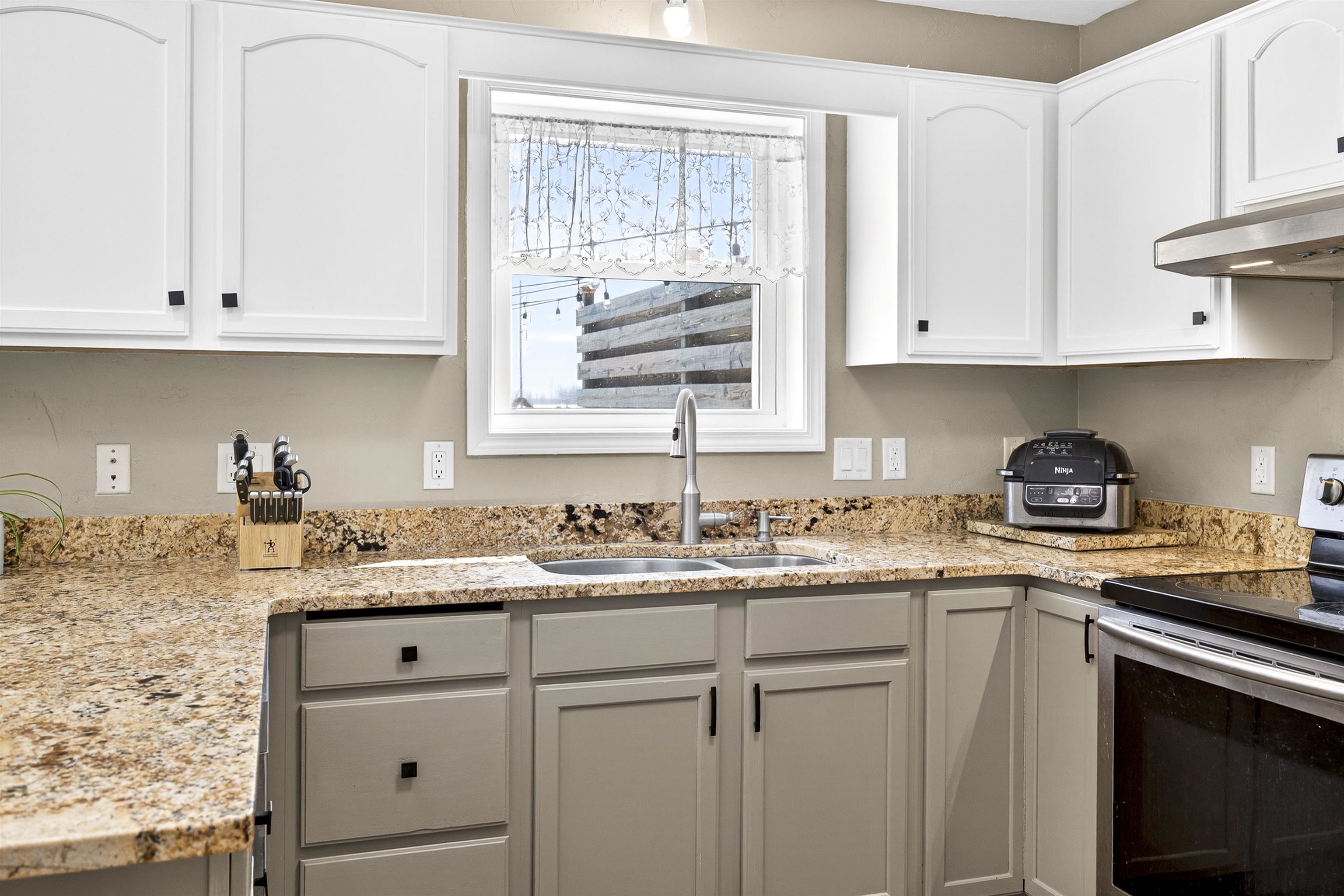 N9598 Chadbury Lane Appleton, WI 54915 - Photo 12 of 46