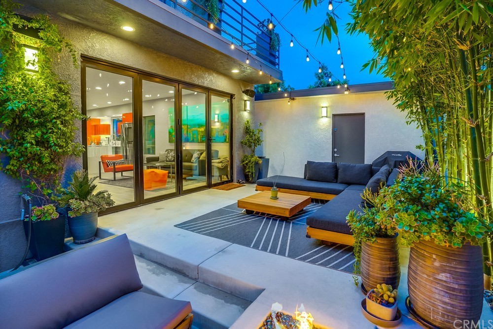 1051 Prospect Avenue Long Beach, CA 90804 - Photo 28 of 56 a outdoor living space with furniture and garden view