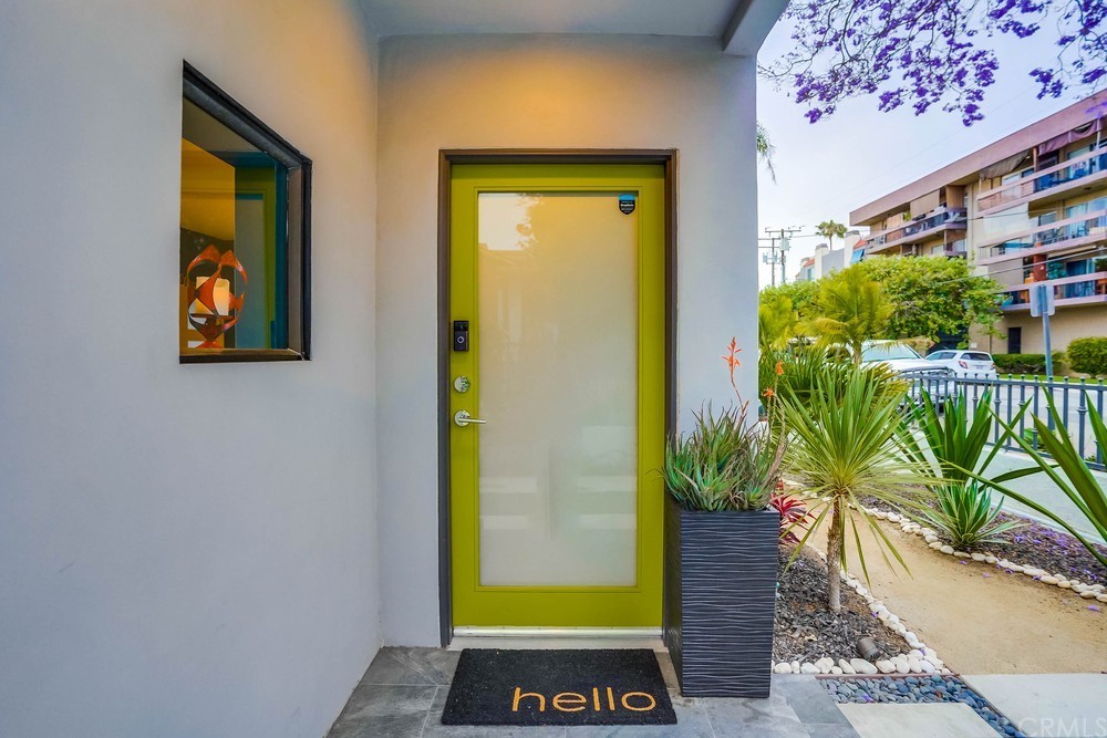 1051 Prospect Avenue Long Beach, CA 90804 - Photo 55 of 56 a view of entryway with a flower pot