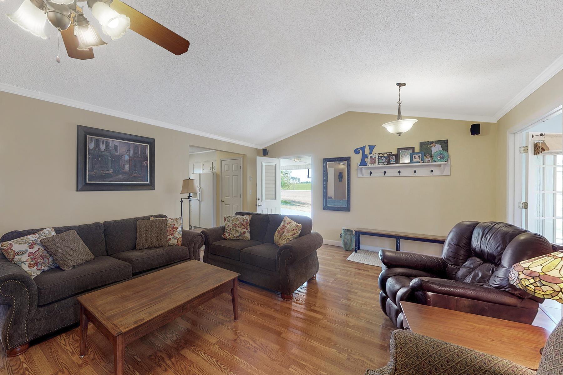 42 Howell Hill Road Fayetteville, TN 37334 - Photo 3 of 19 Gallery Image 3