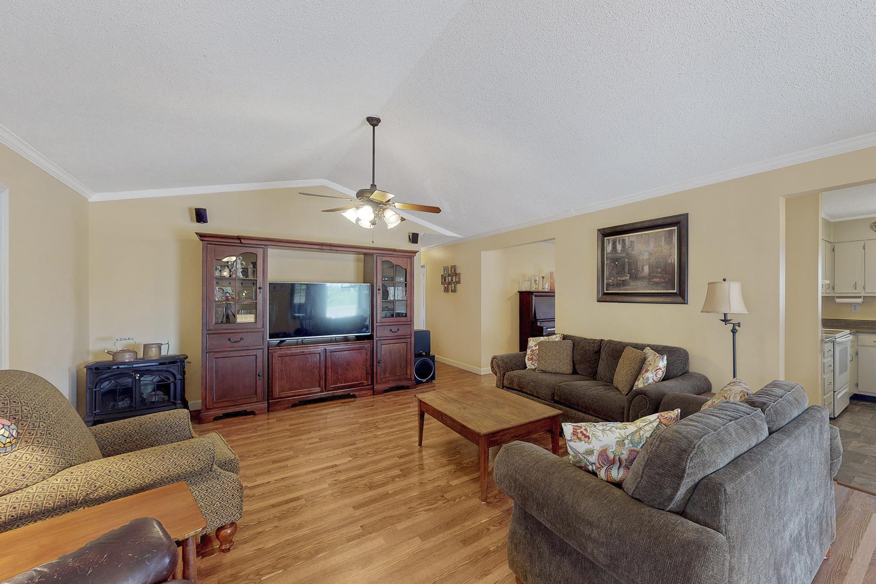 42 Howell Hill Road Fayetteville, TN 37334 - Photo 5 of 19 Gallery Image 5