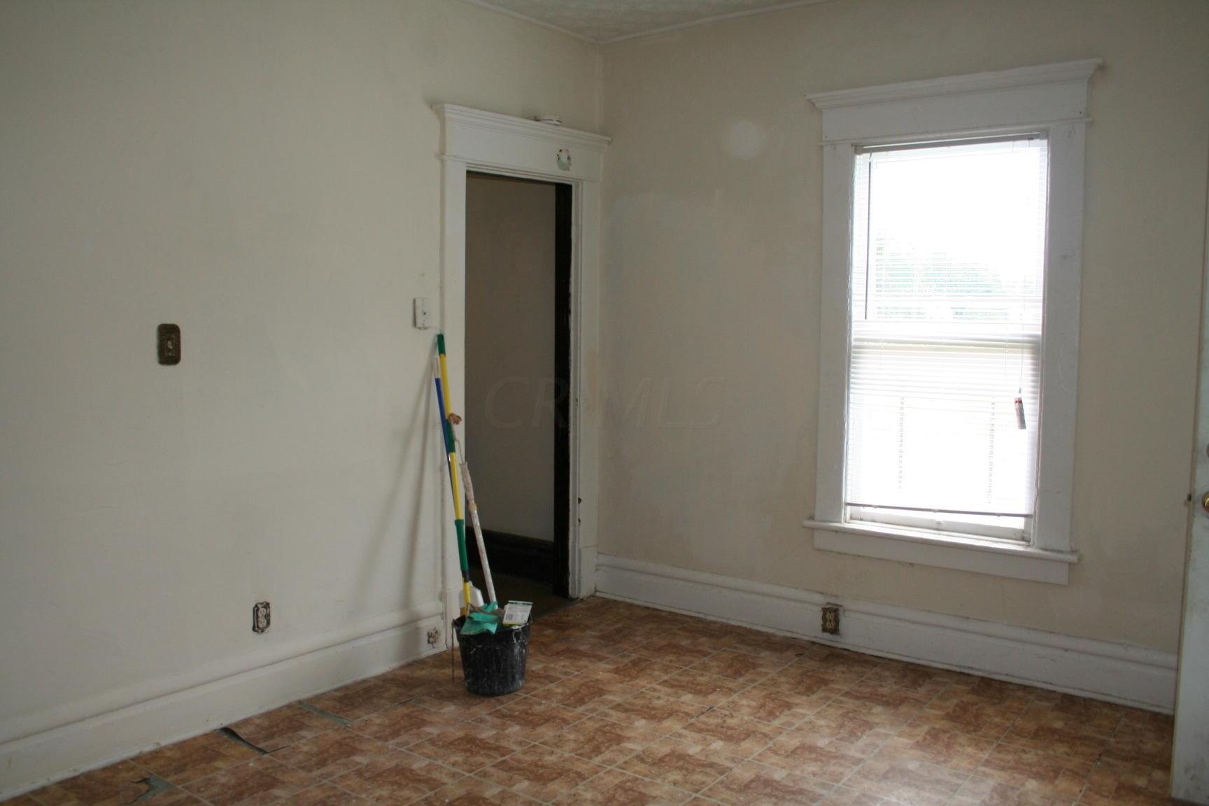 1025-1027 Lockbourne Road Columbus, OH 43206 - Photo 6 of 21 Gallery Image 6